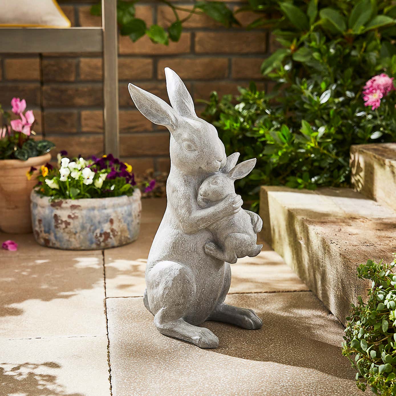 Mummy & Baby Resin Outdoor Rabbit Ornament