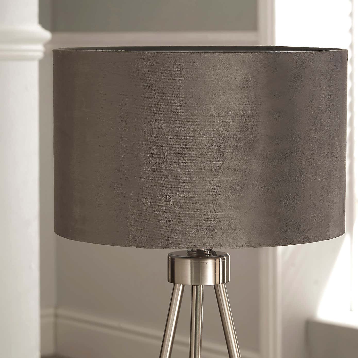 Houston Tripod Table Lamp