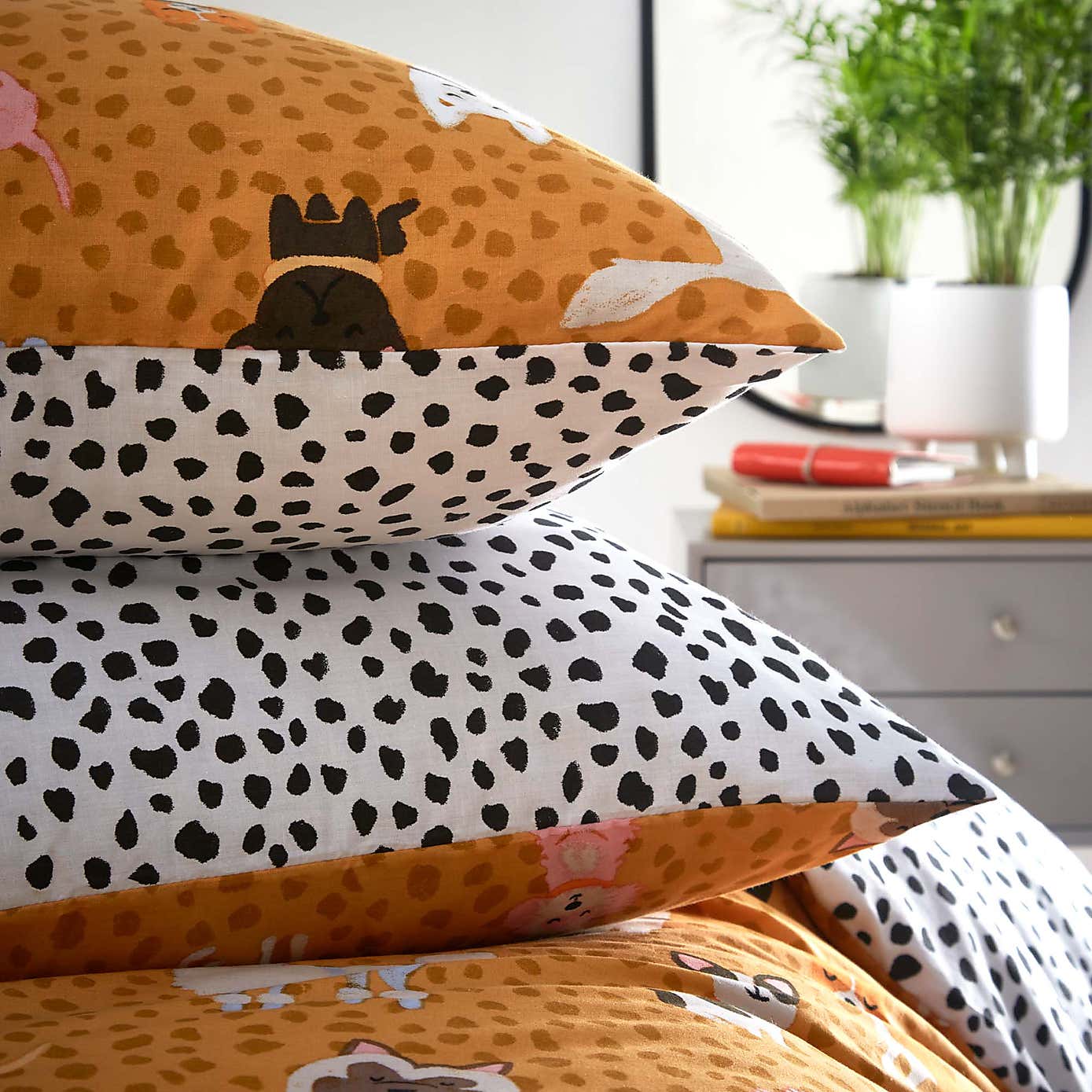 Furn. Woofers Duvet Cover & Pillowcase Set