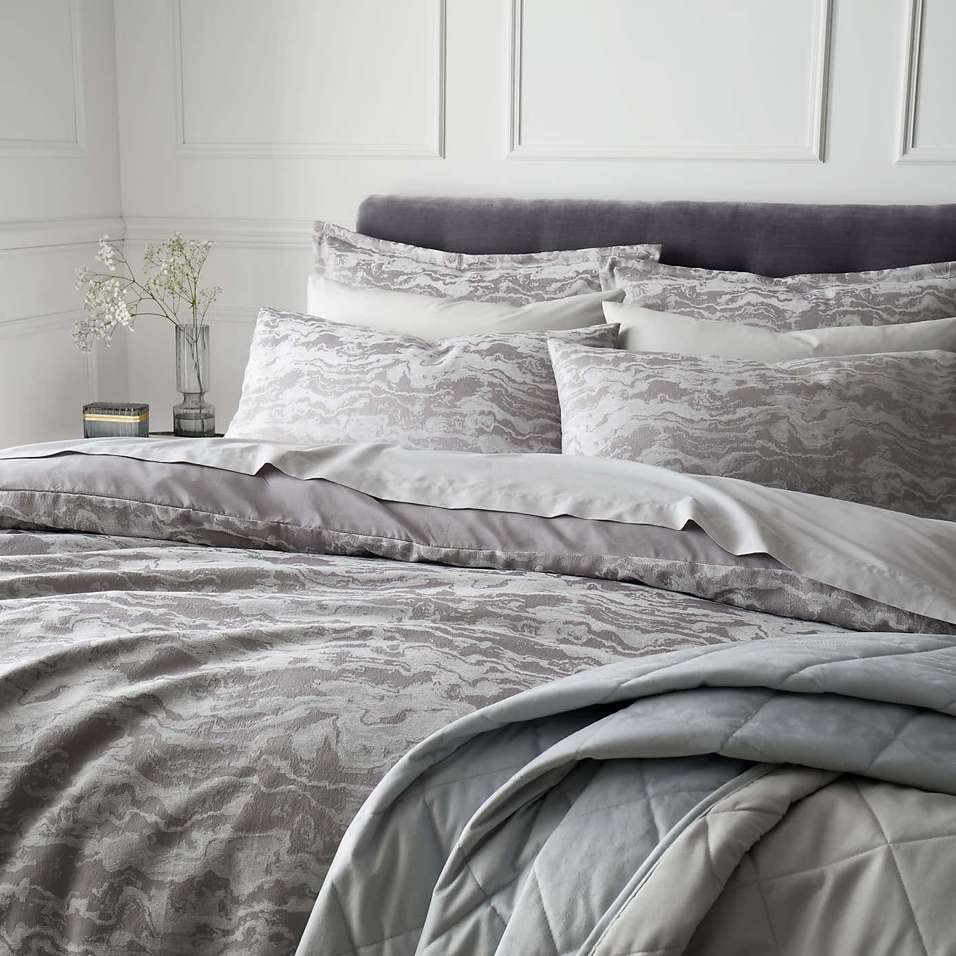Marble Jacquard Duvet Cover and Pillowcase Set