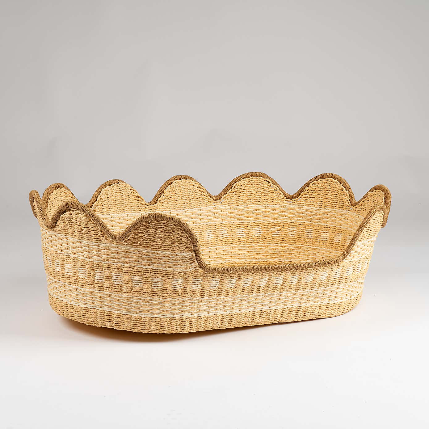 Natural Scallop Woven Pet Bed