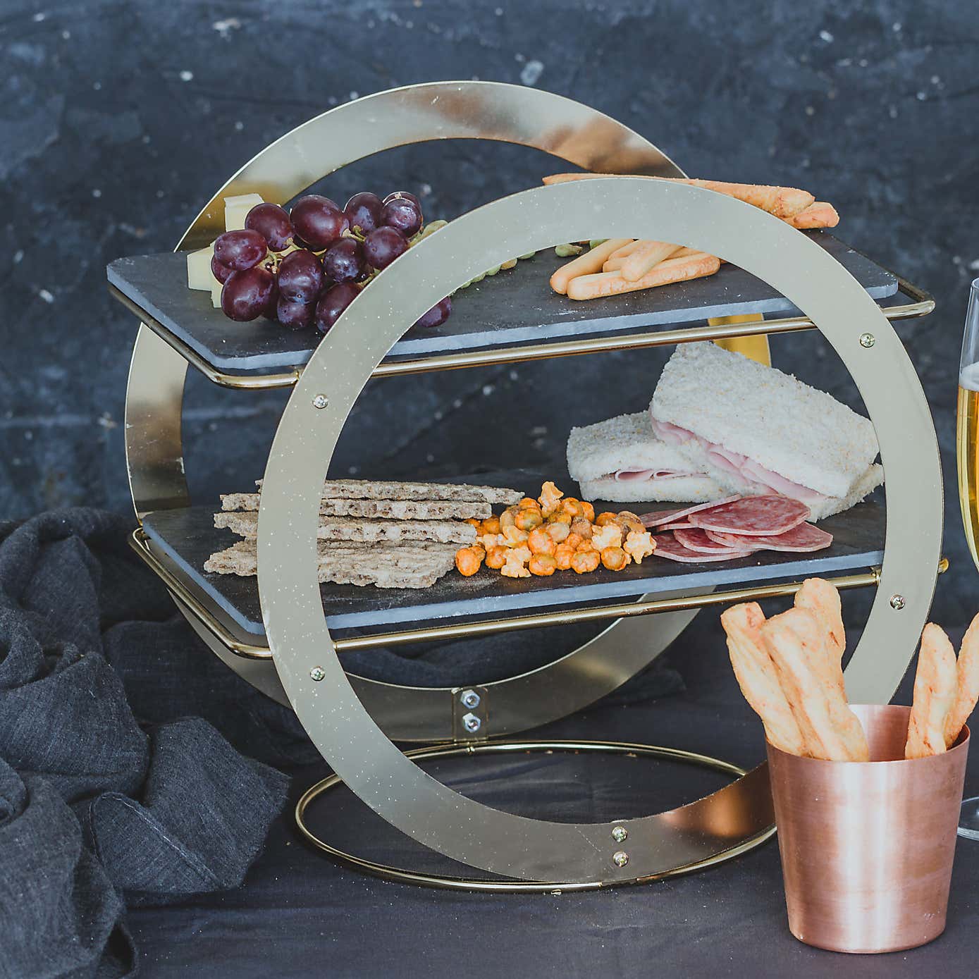 Artesà Wheel Frame Serving Stand