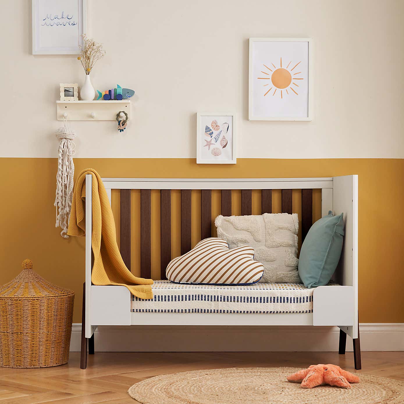 Tutti Bambini Fuori Mini Cot Bed