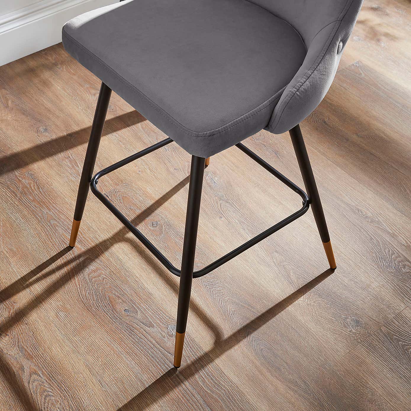 Ariana Bar Stool