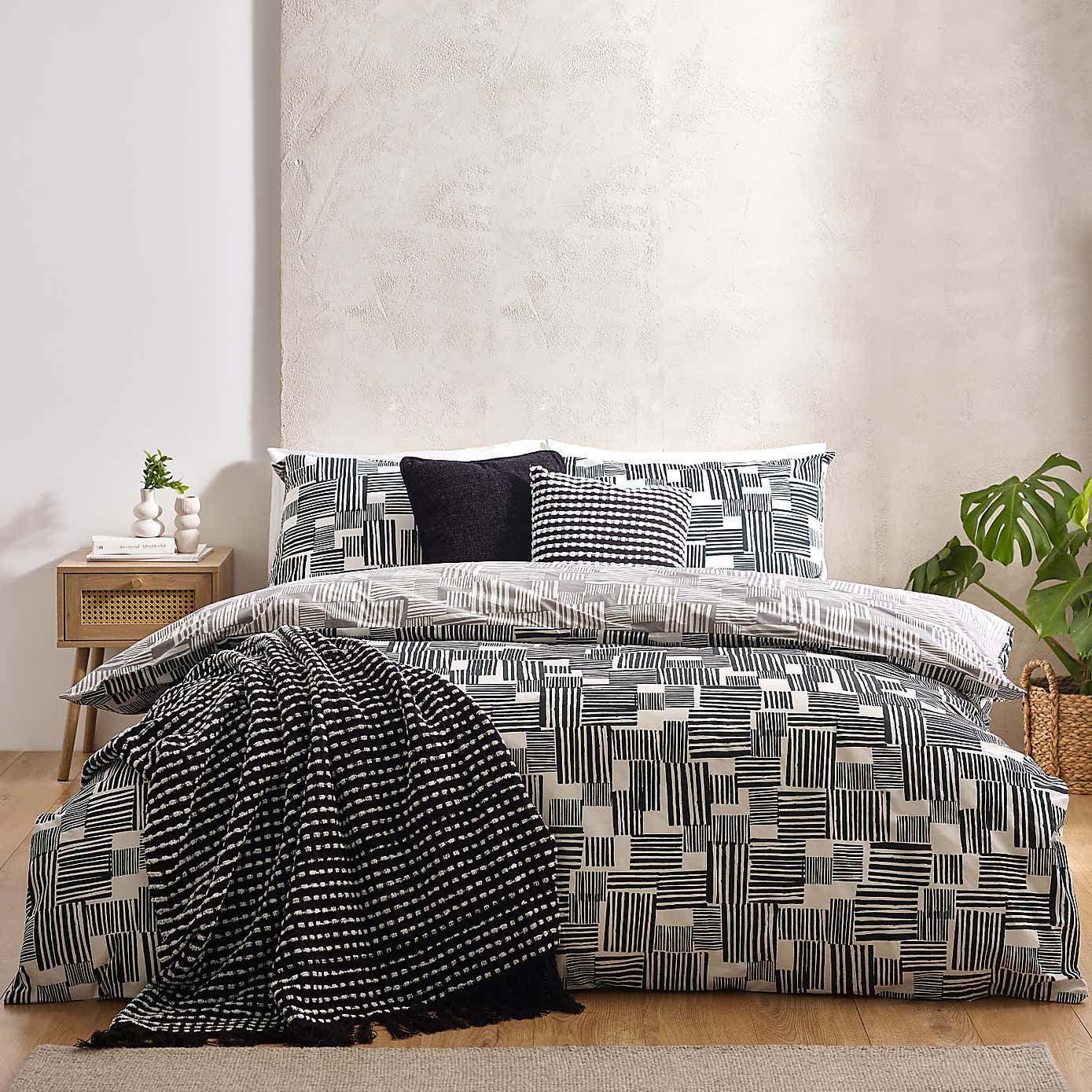 Catherine Lansfield Blocks Reversible Duvet Cover & Pillowcase Set