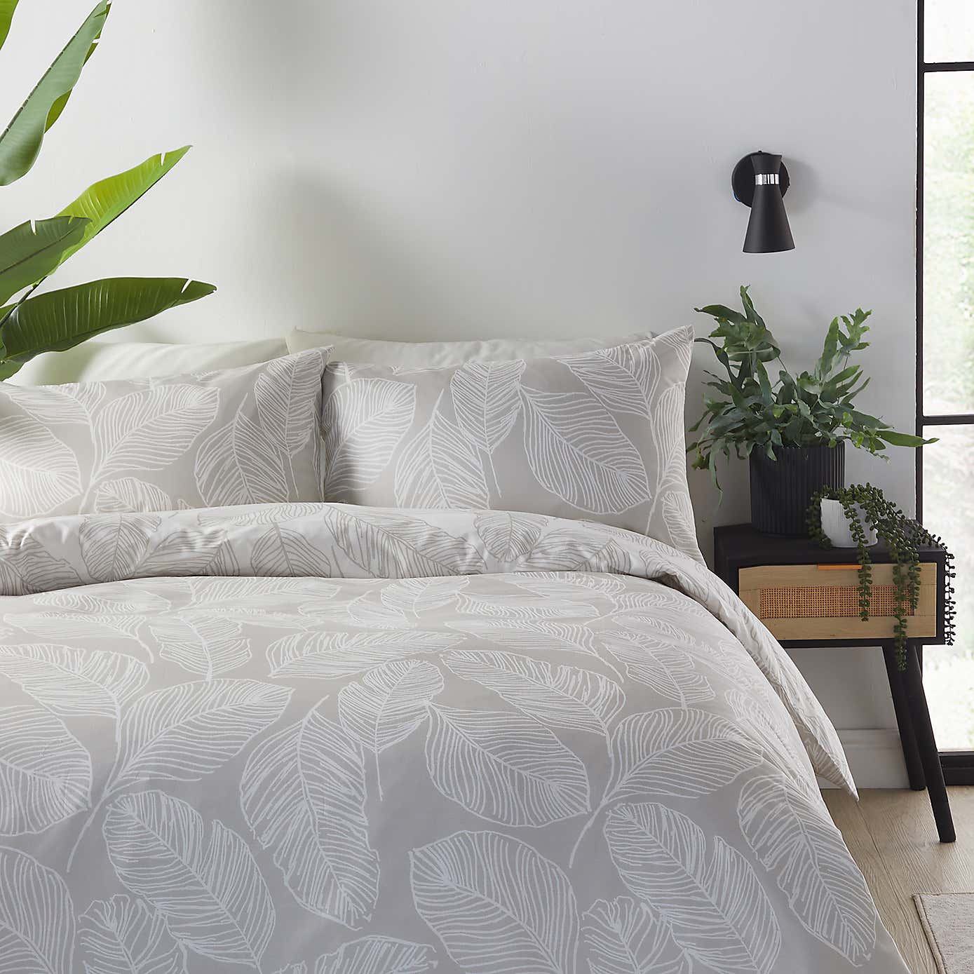 Fusion Matteo Reversible Duvet Cover and Pillowcase Set
