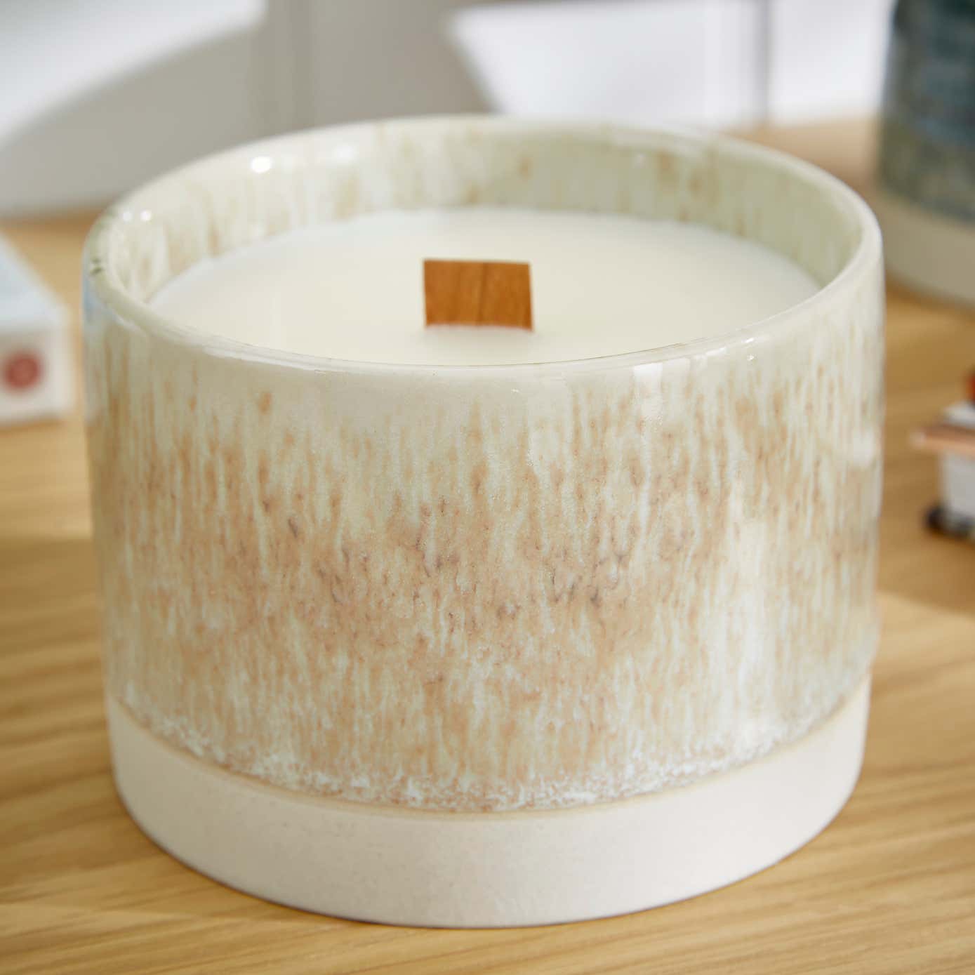 Churchgate Vanilla and Sandalwood Crackle Candle