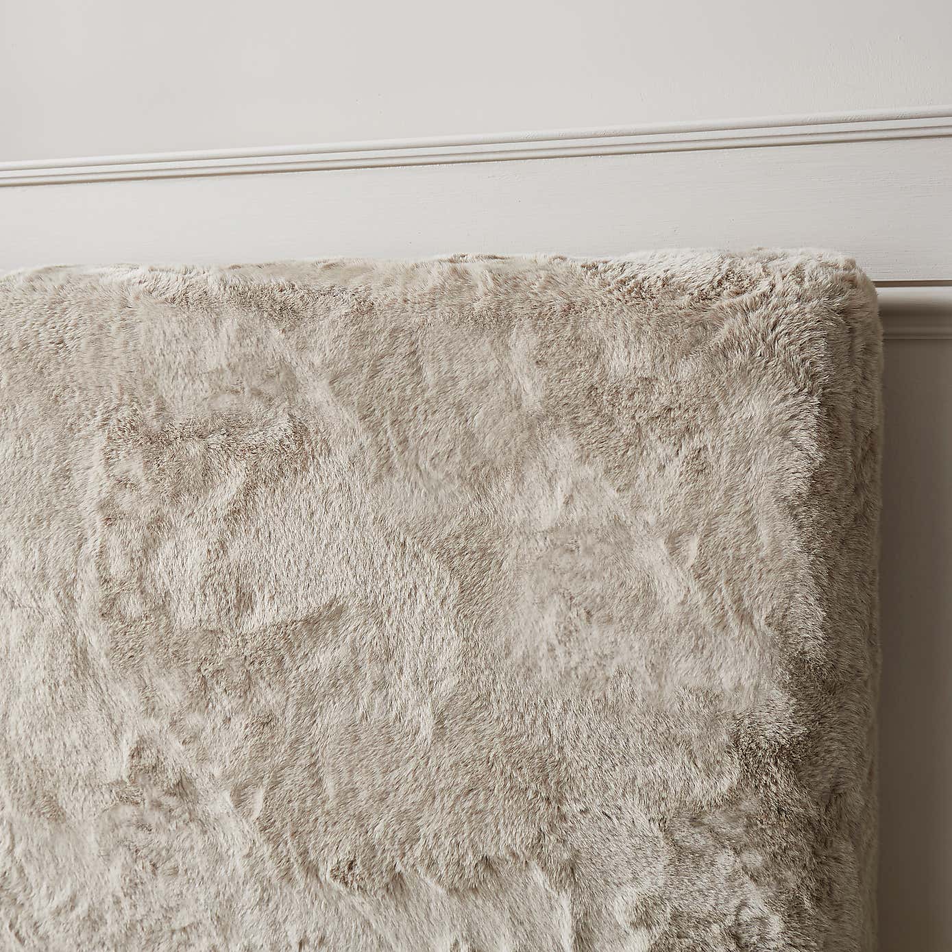 Elysia Bed, Faux Fur