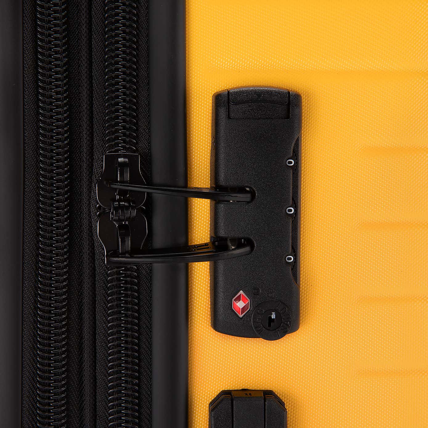 IT Luggage Attuned Hard Shell Suitcase