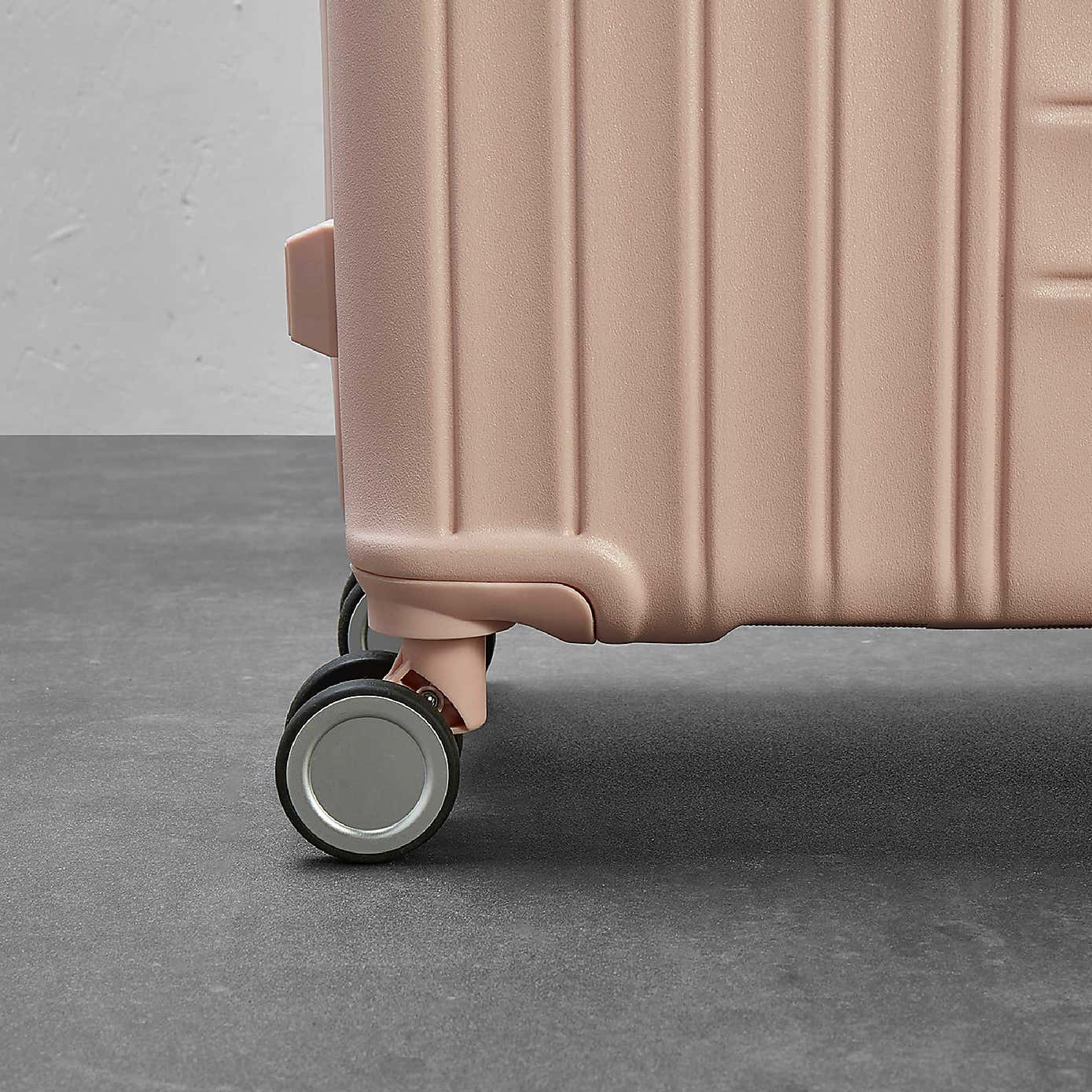 Rock Luggage Aspen Hard Shell Suitcase