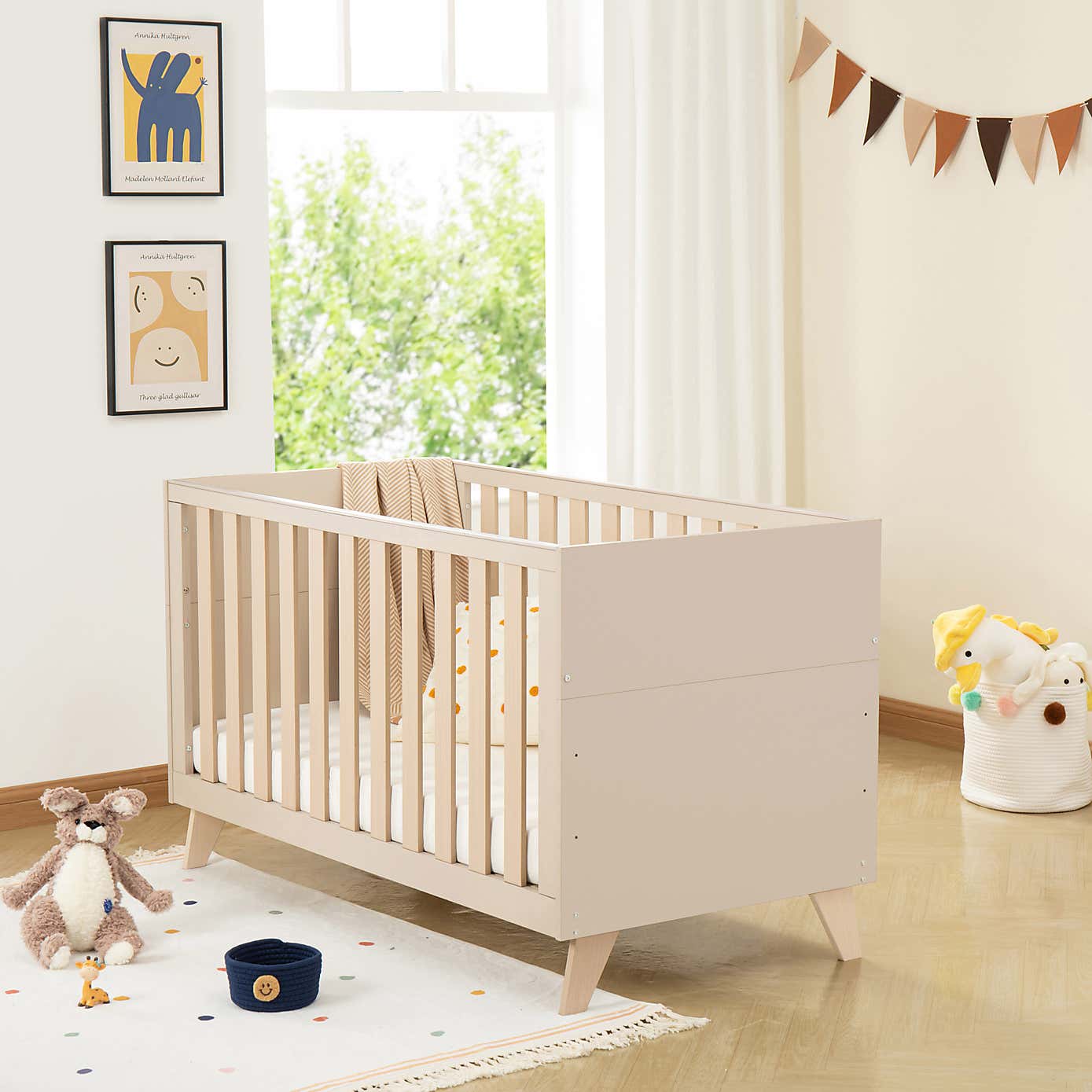 Dante Cot Bed