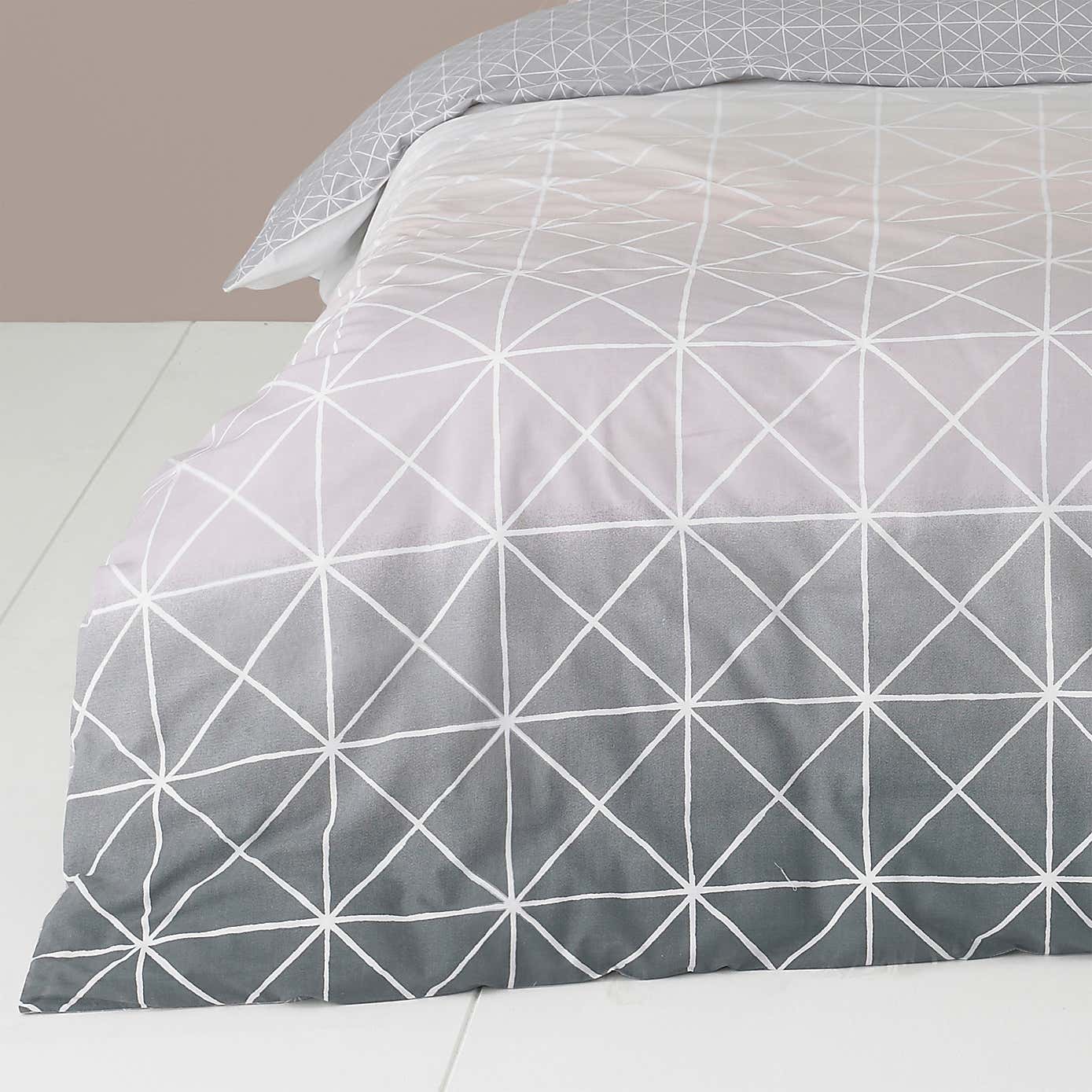 Spectrum Blush Ombre Reversible Duvet Cover and Pillowcase Set