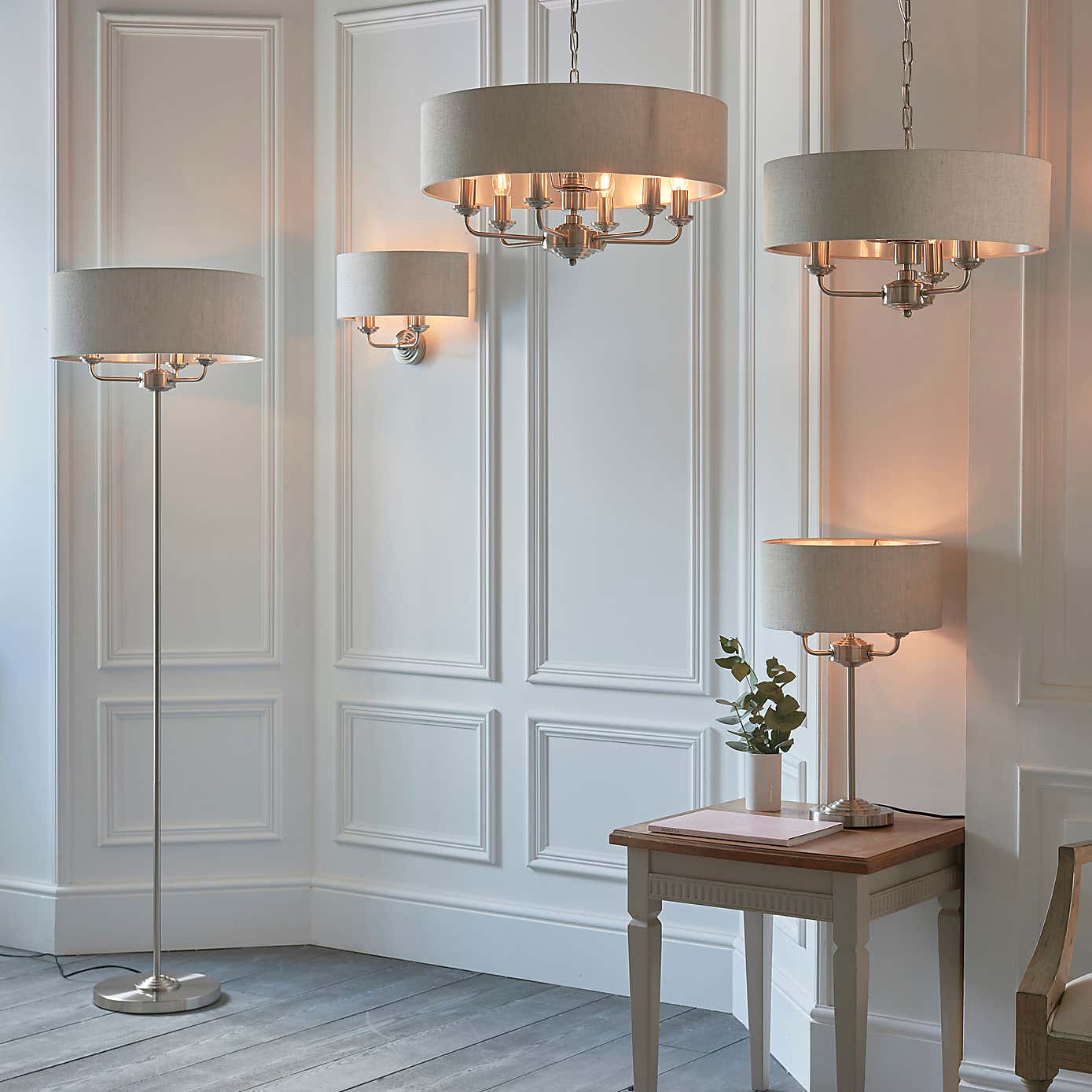 Vogue Sandringham 2 Light Wall Light