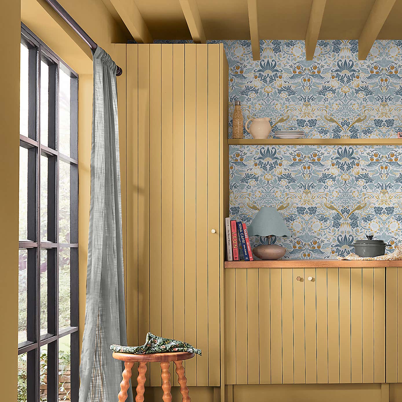 William Morris At Home Lawn Daisy Gallery Emulsion Paint