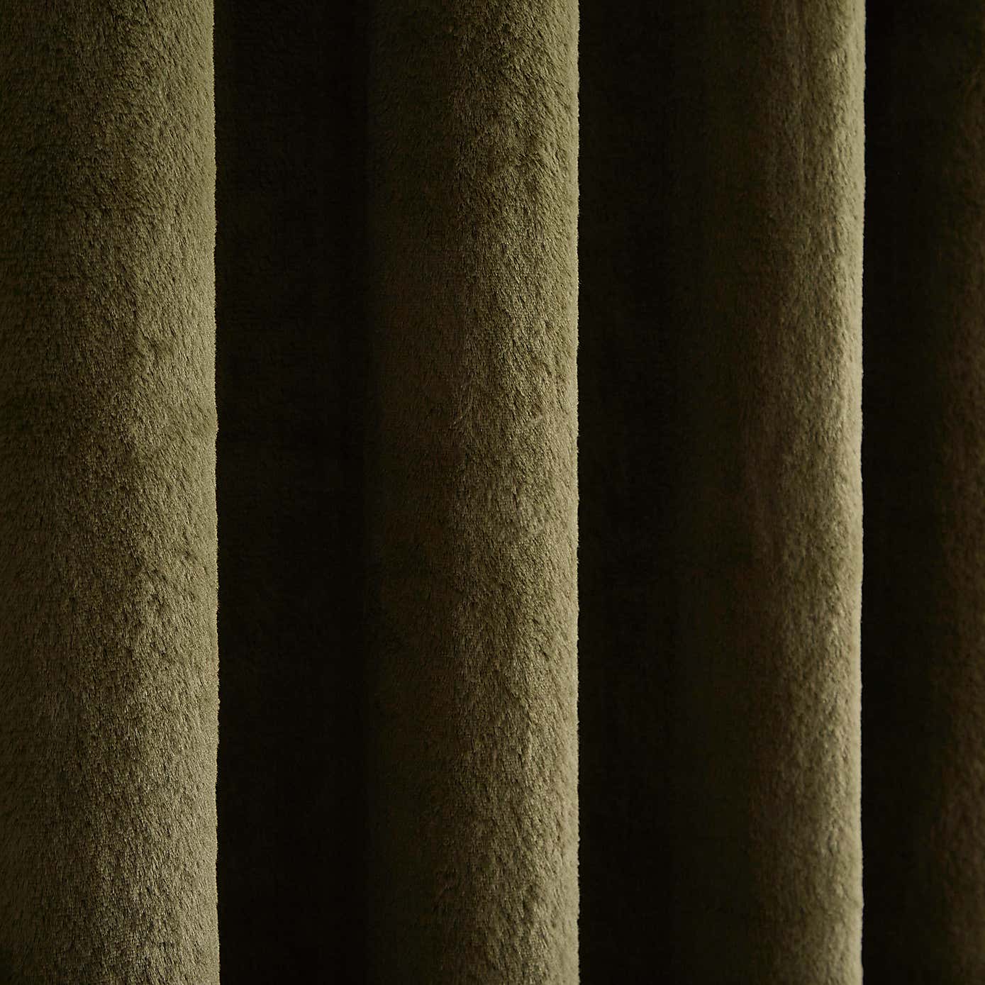 Lenon Thermal Eyelet Door Curtain