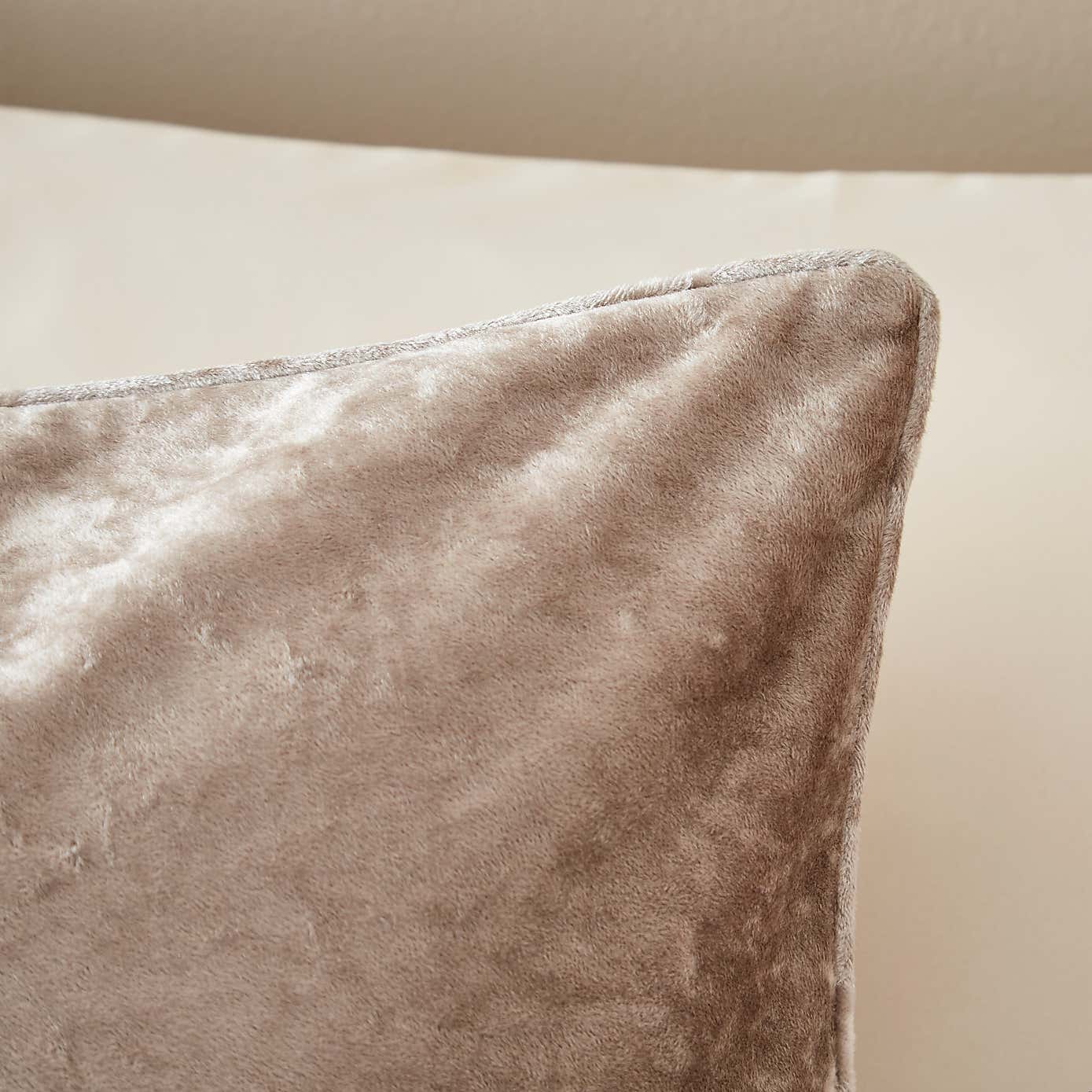 Crushed Velour Piped Pillowcase
