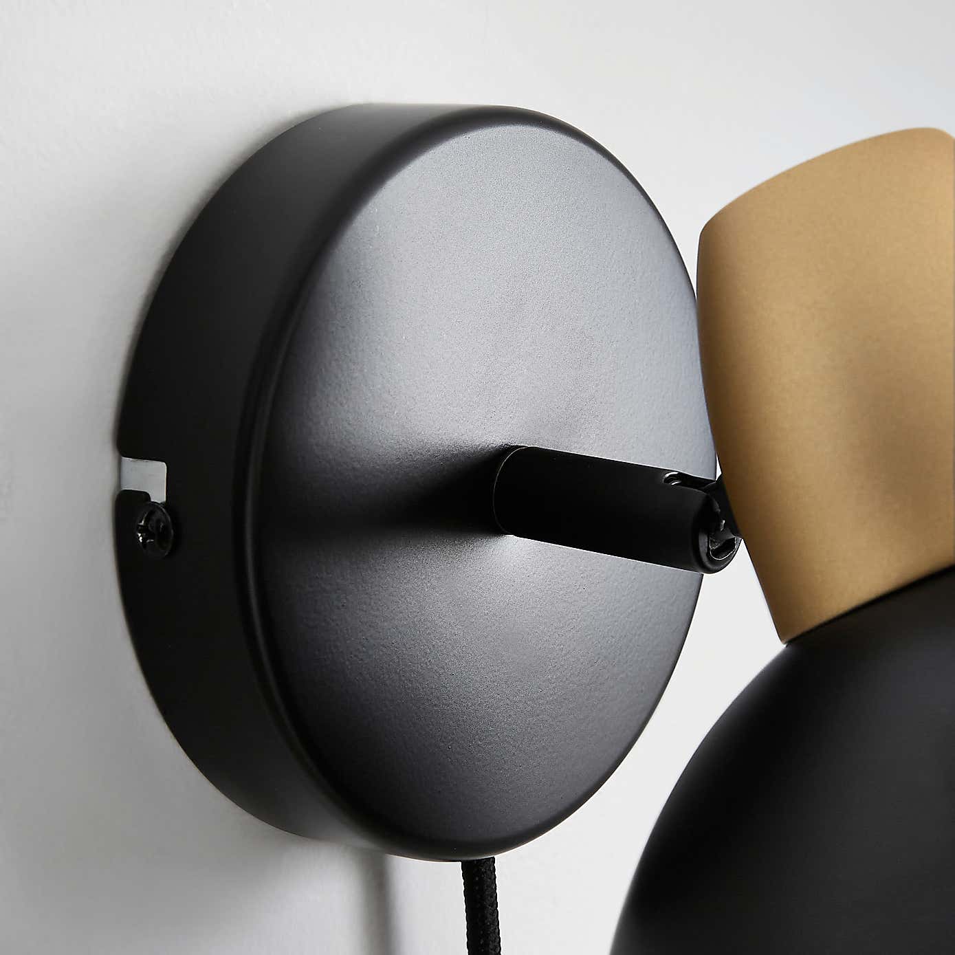 Haus Easy Fit Plug In Wall Light