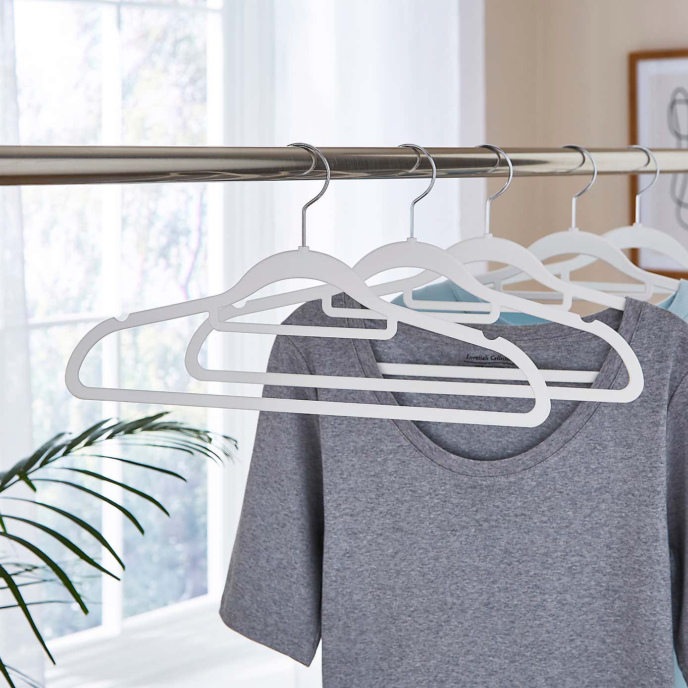 Pack of 5 Non Slip Hangers