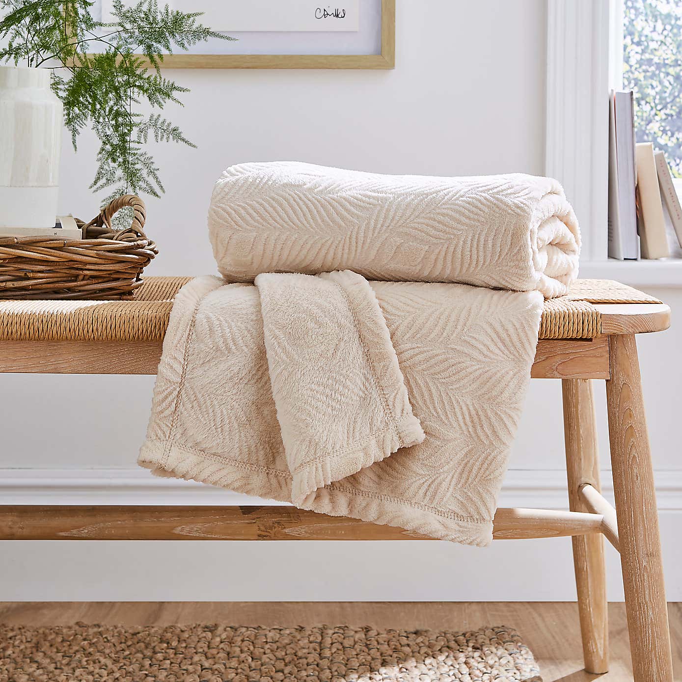 Leila Leaf Fleece Throw 130x170cm