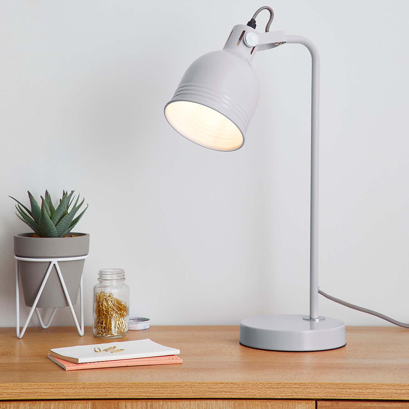 Issac Desk Lamp