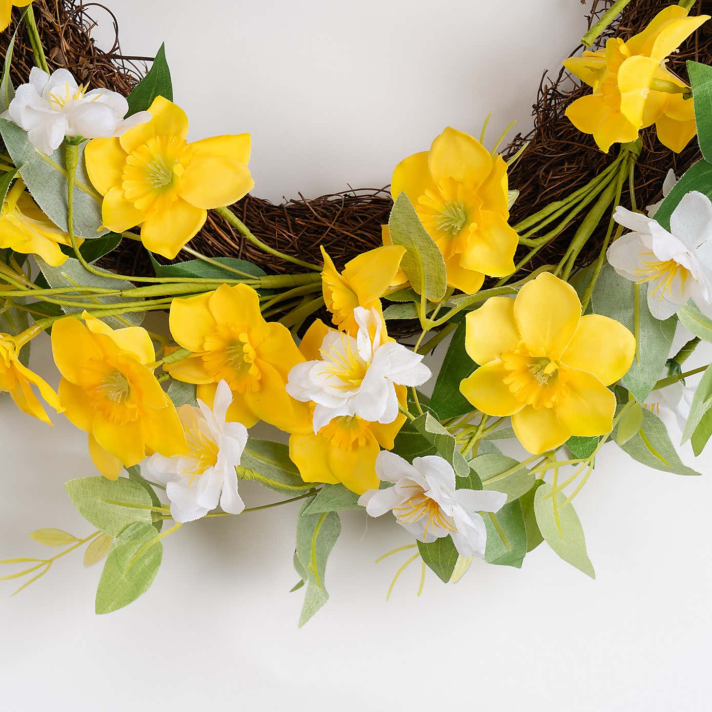 Artificial Yellow & White Daffodil Wreath
