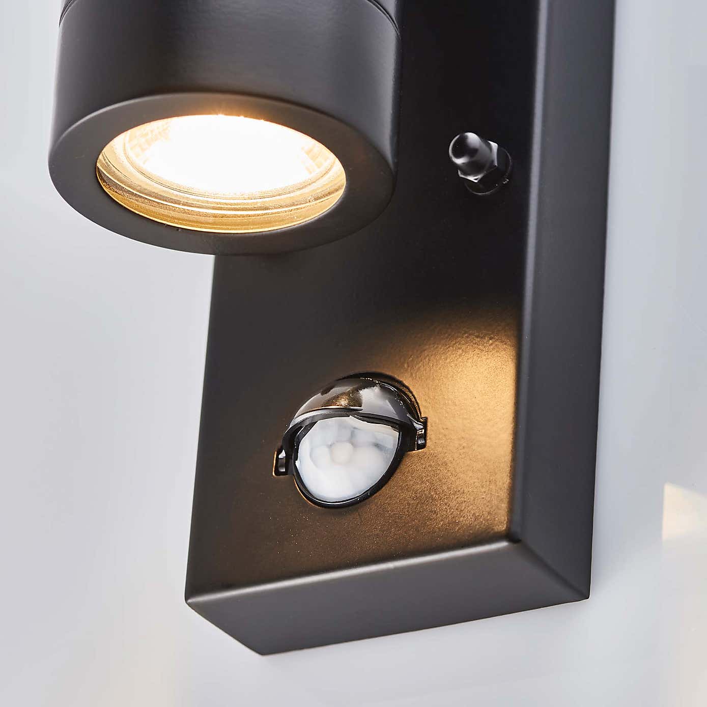 Vogue Alonzo PIR Sensor Outdoor Wall Light