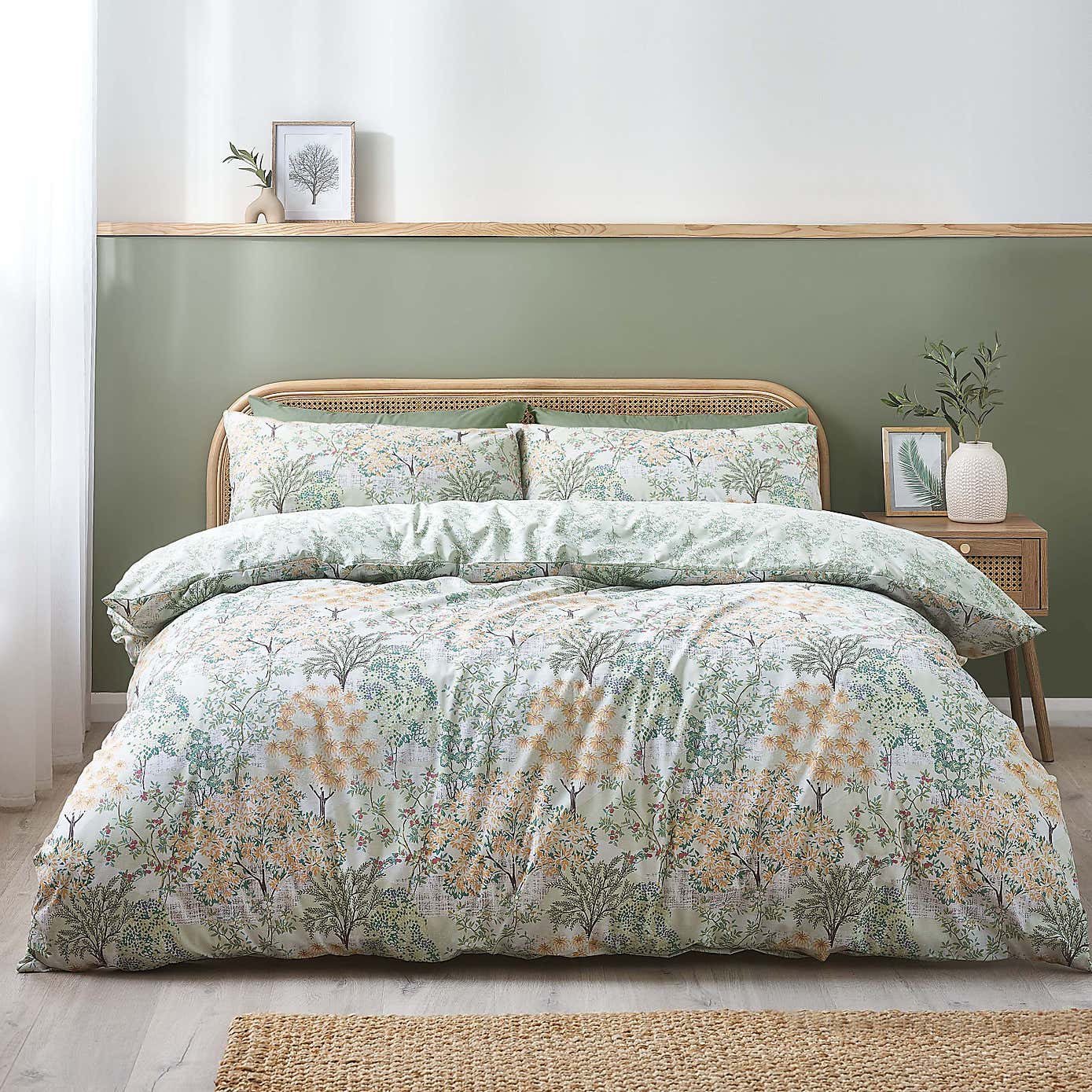 Catherine Lansfield Forest Bloom Reversible Duvet Cover & Pillowcase Set