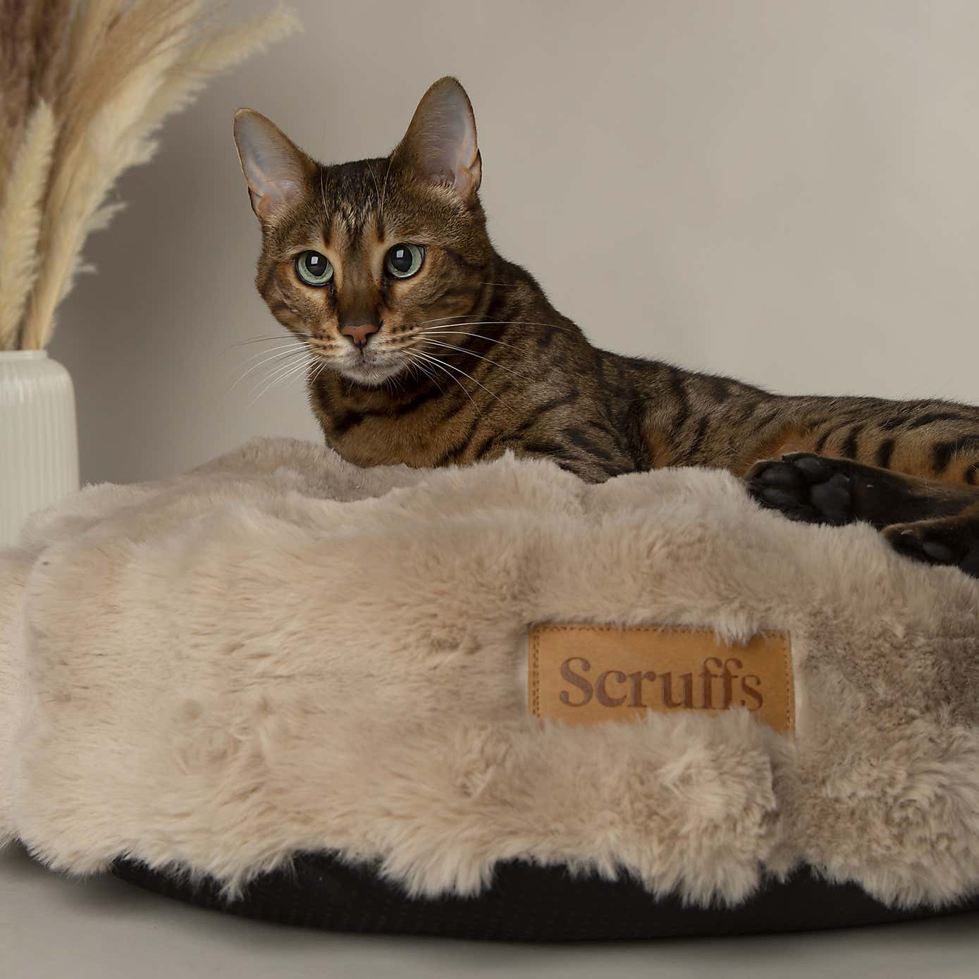 Scruffs Luxurious Alpine Round Pet Cushion
