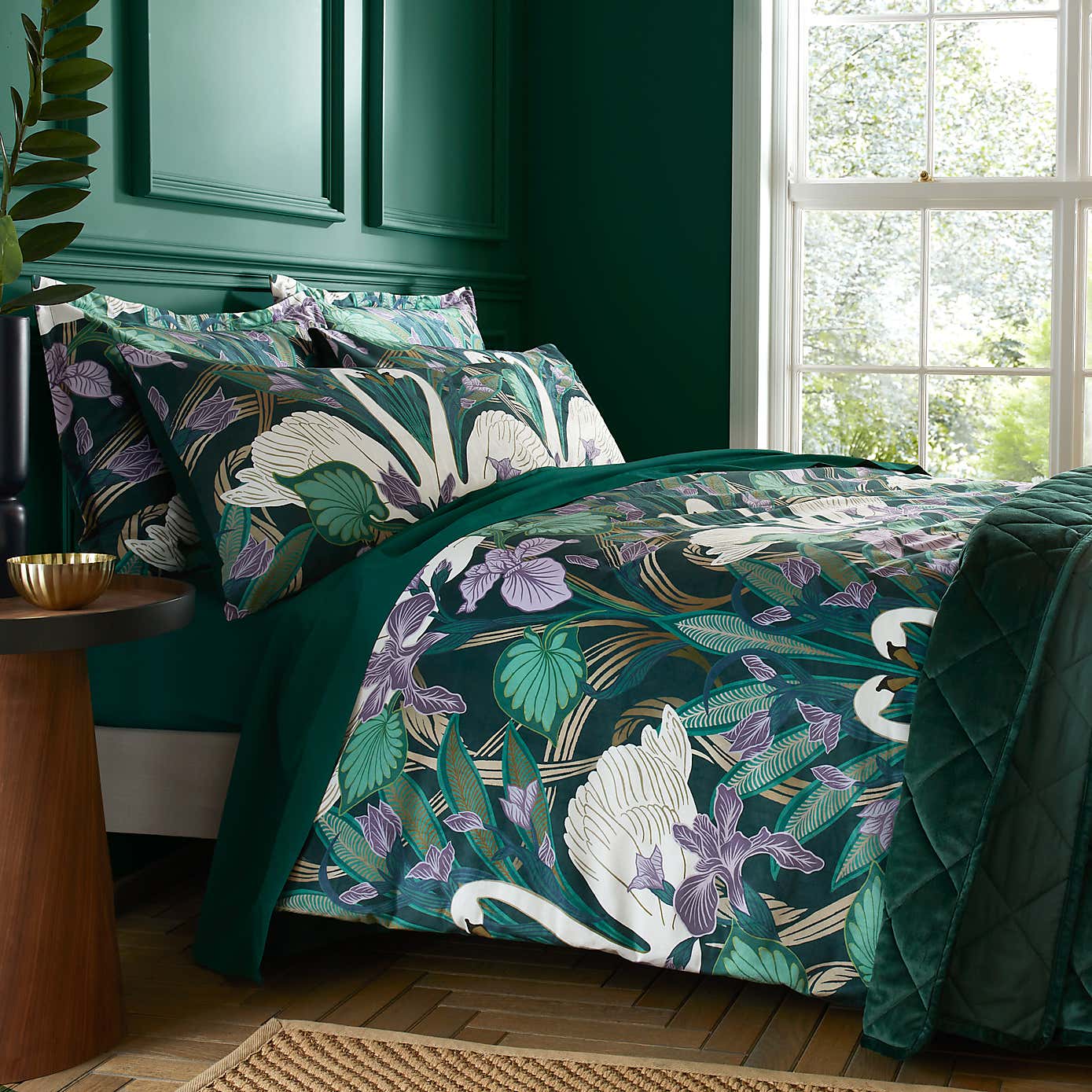 Nouveau Swan Duvet Cover and Pillowcase Set