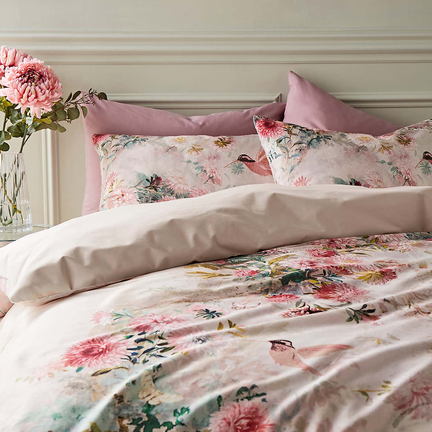 Aldridge Dramatic Floral Duvet Cover Set