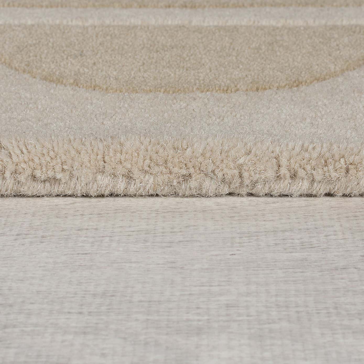 Lois Scallop Border Wool Circle Rug