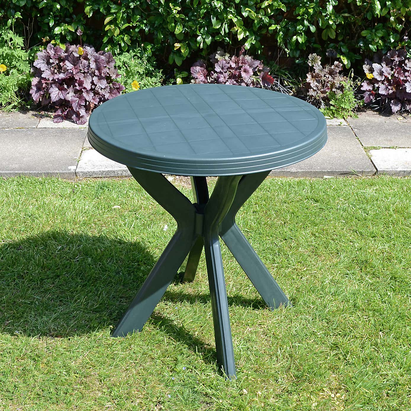 Tivoli Green Table with 2 Parma Chairs