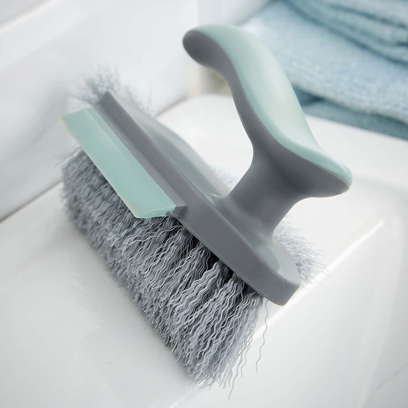 Bathroom Tile Scrubbing Brush