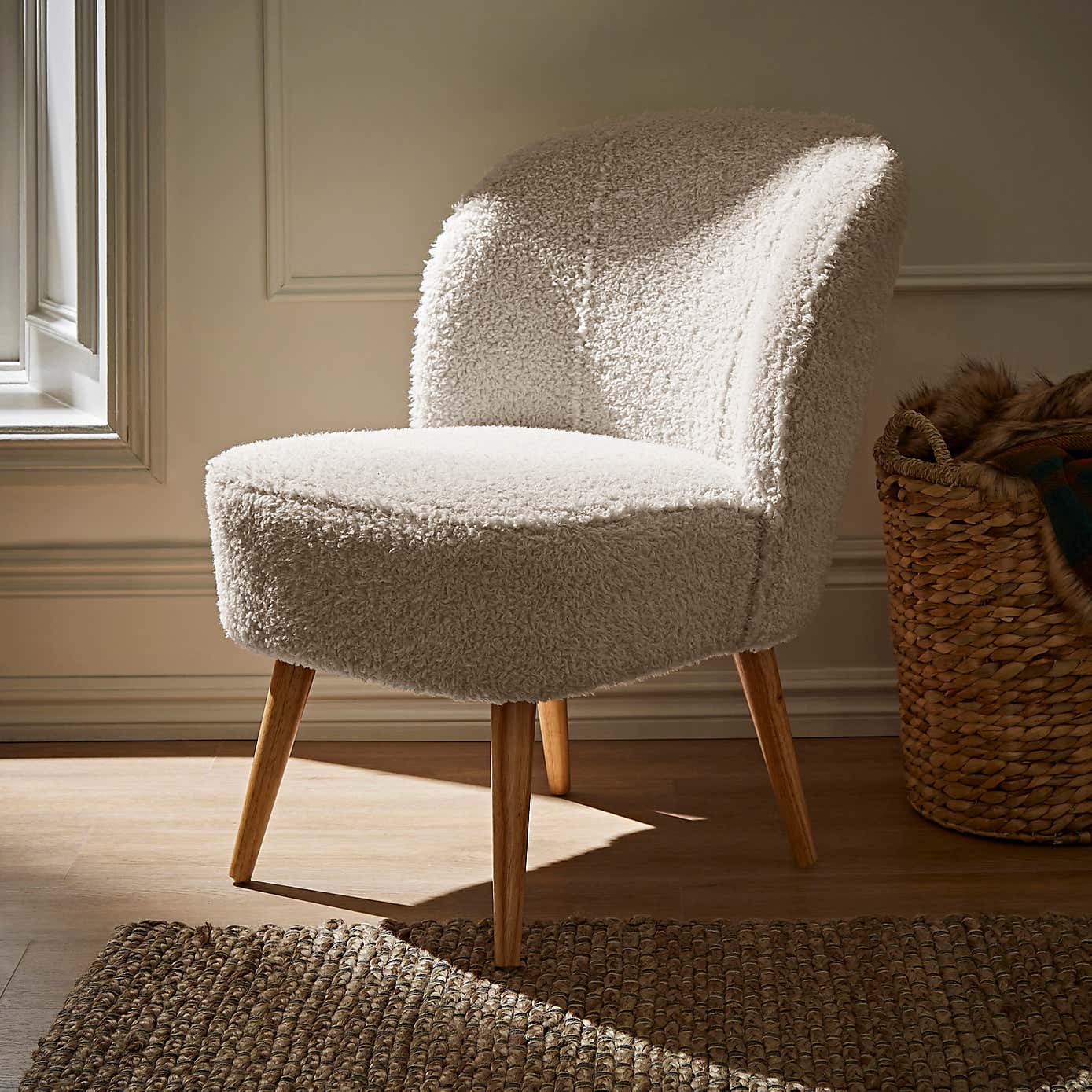 Elsie Cocktail Chair – Sandstone Sherpa