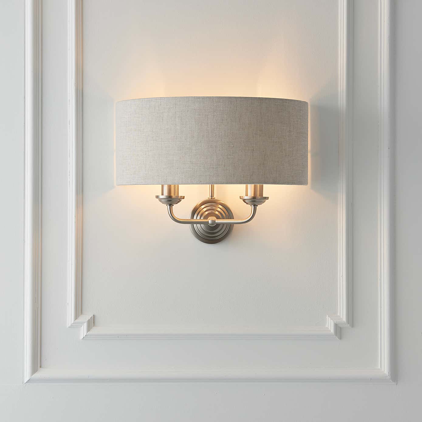 Vogue Sandringham 2 Light Wall Light