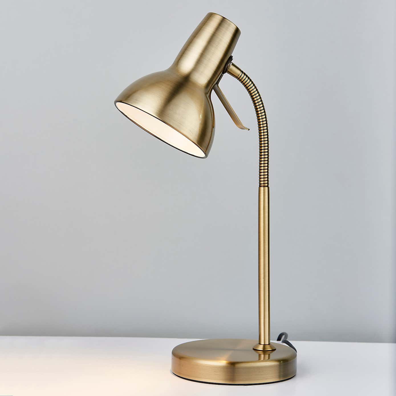 Vogue Aldo Industrial Adjustable Table Lamp