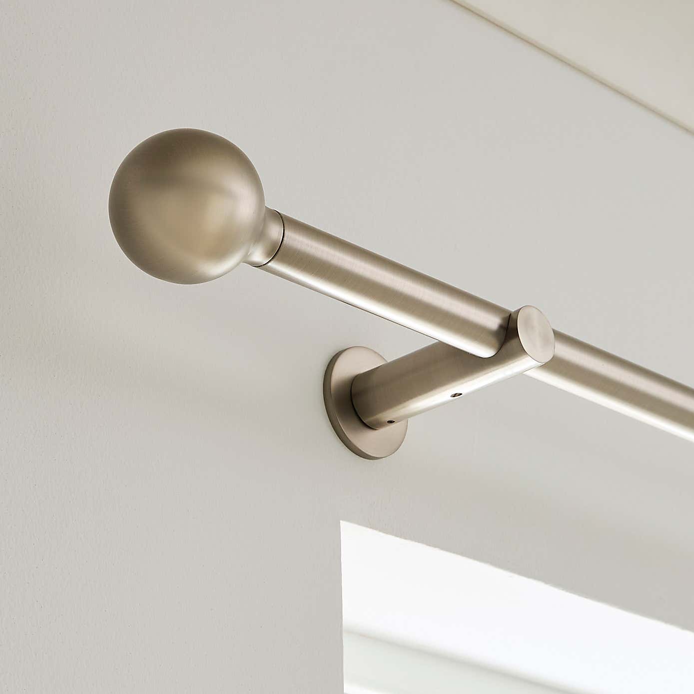 Contemporary Ball Fixed Metal Curtain Pole