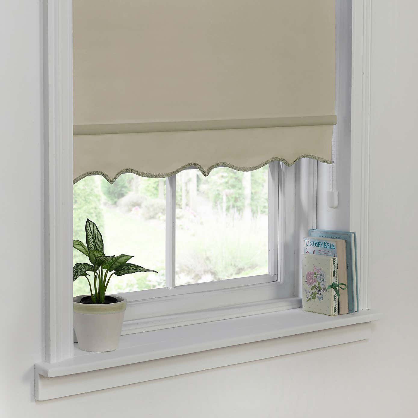 Scalloped Roller Blind