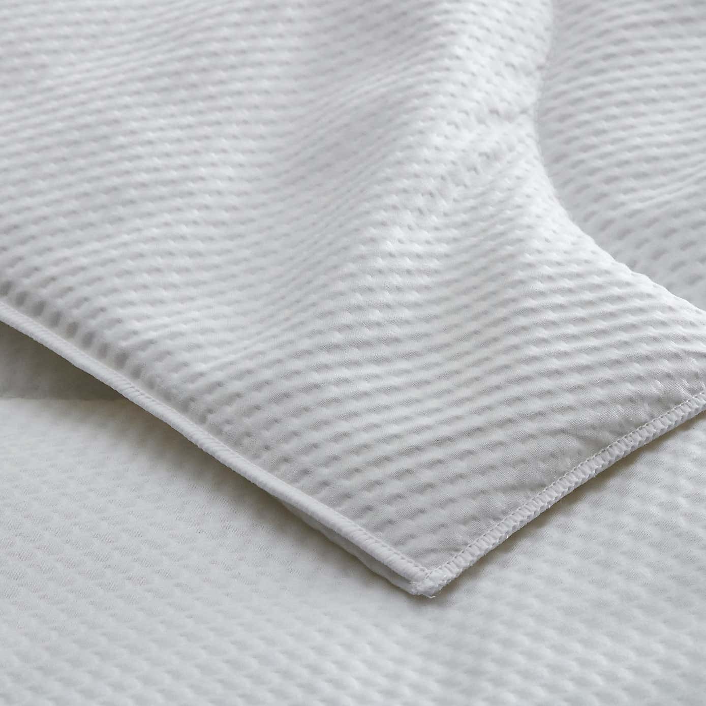 Fogarty Light & Lofty Waffle 4.5 Tog Summer Duvet