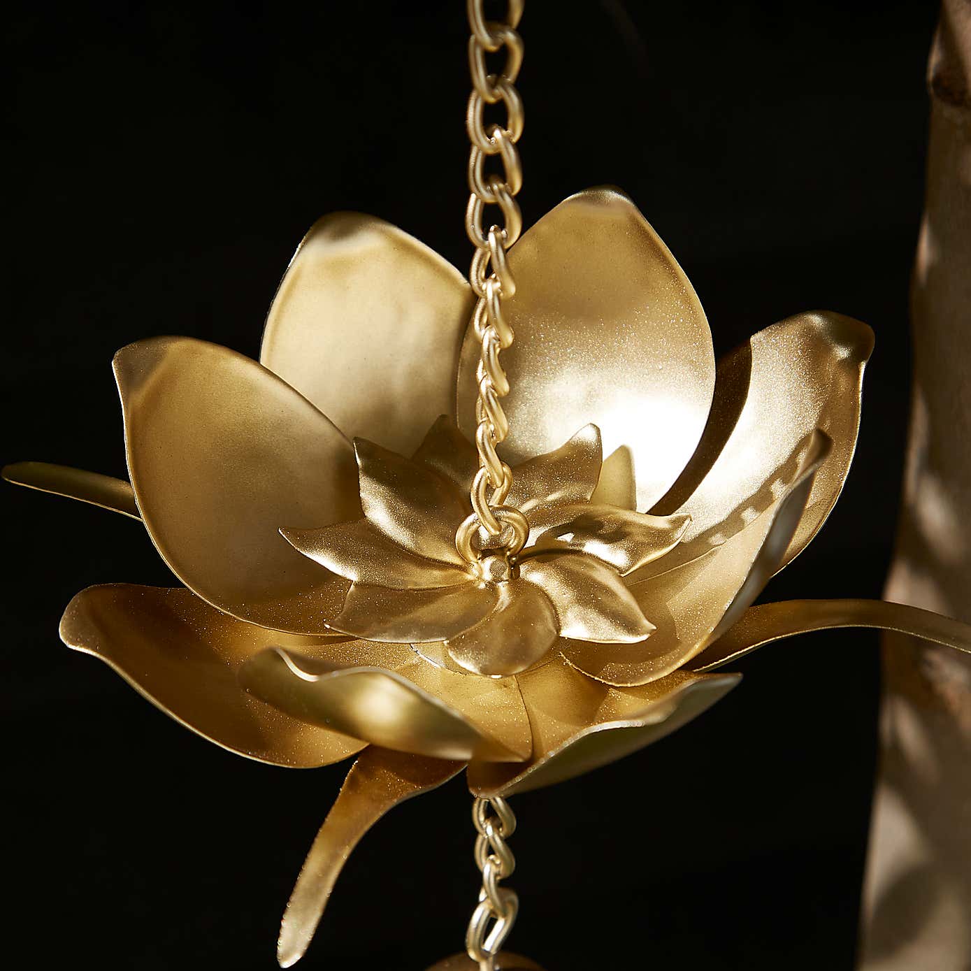 Lotus Gold Hanging Décor