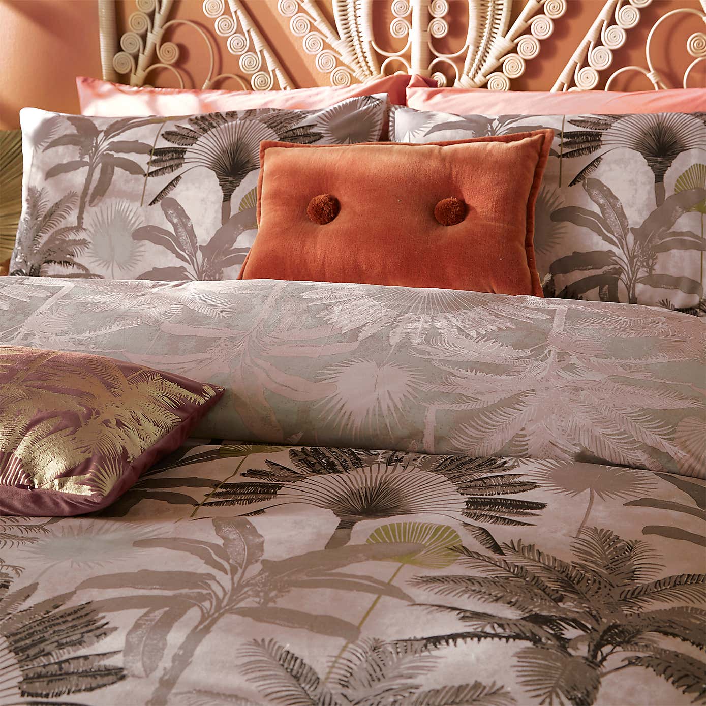 Furn. Malaysian Palm Blush Floral Reversible Duvet Cover and Pillowcase Set