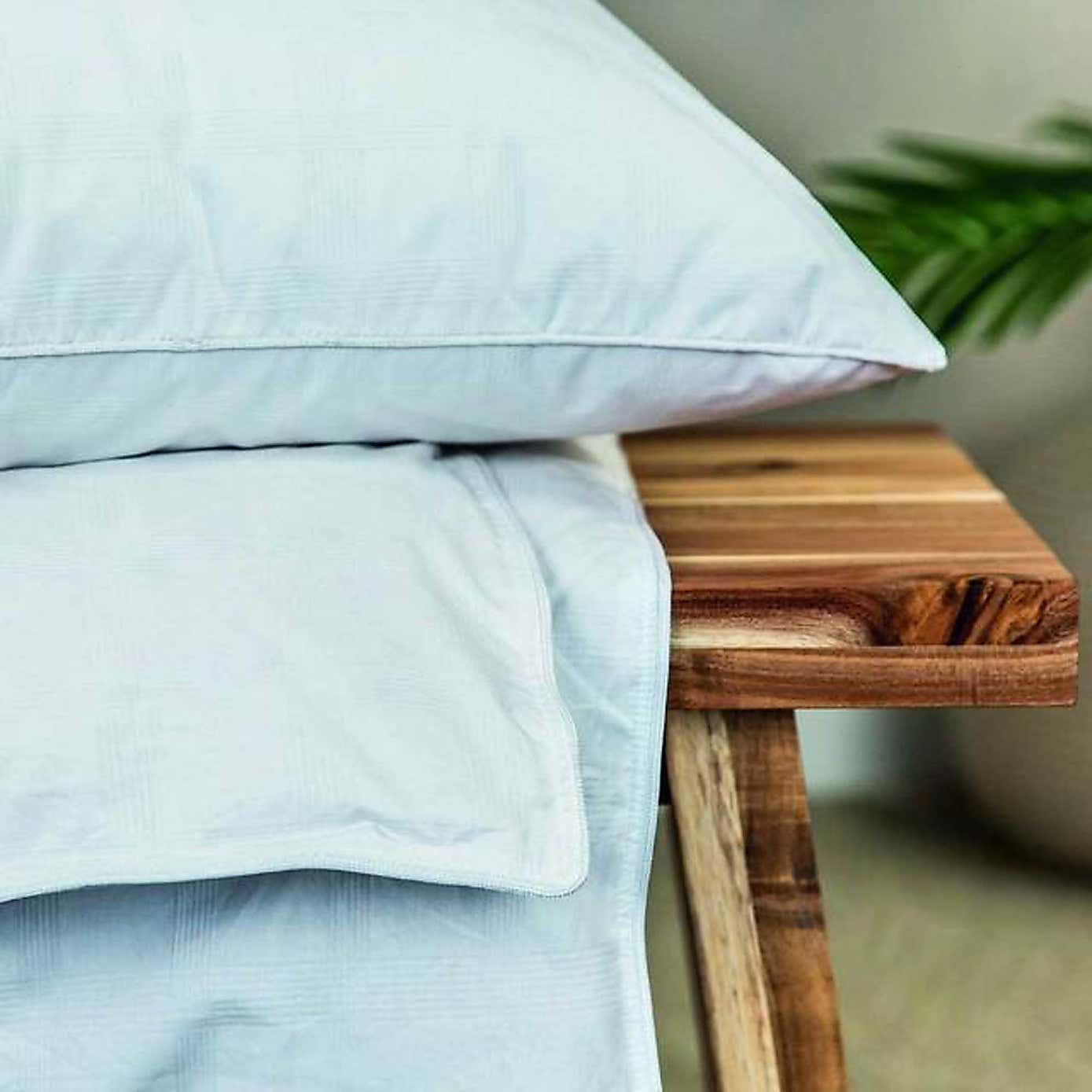 Snuggledown Retreat Hungarian Goose Down Front Sleeper Pillow