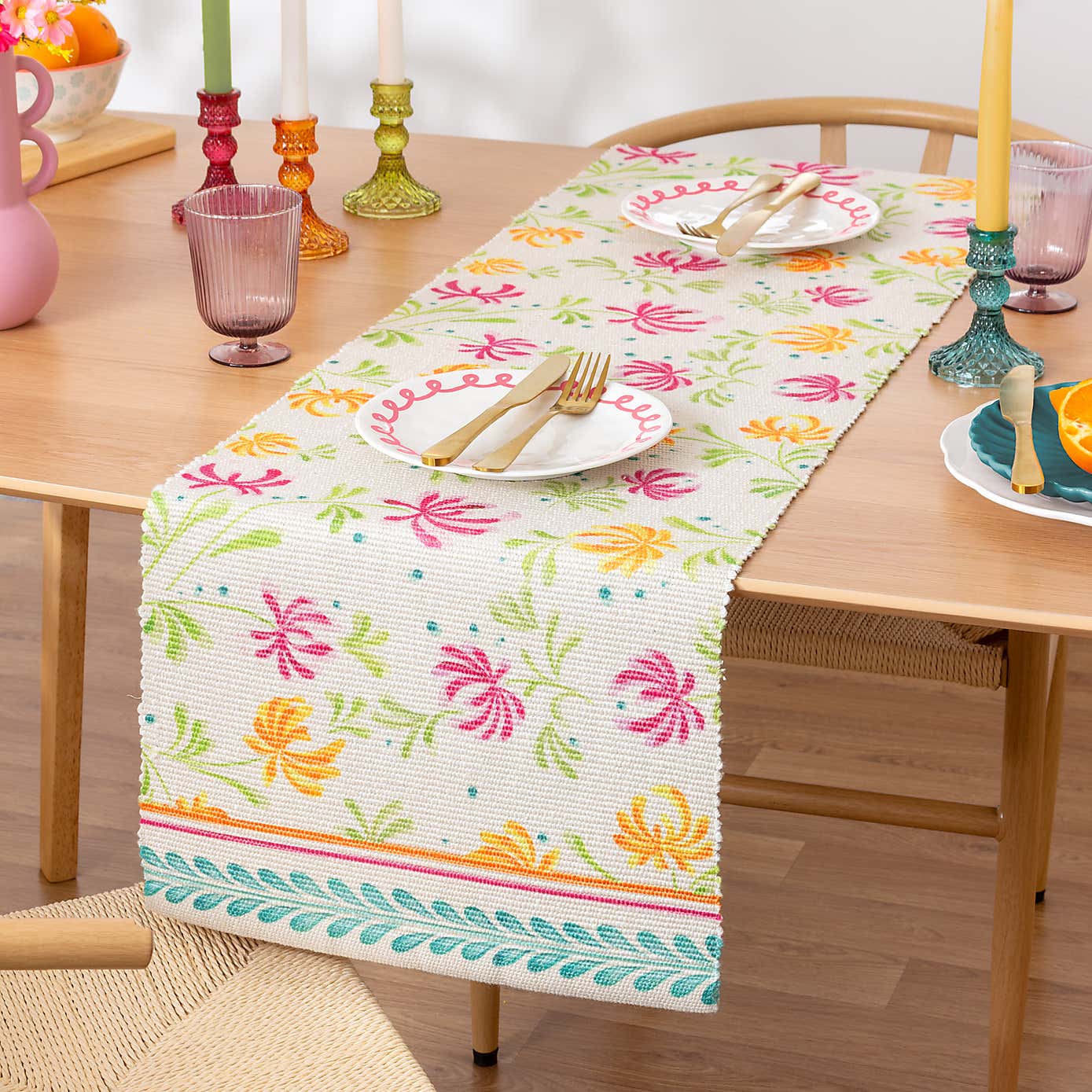 furn. Honeysuckle Table Runner