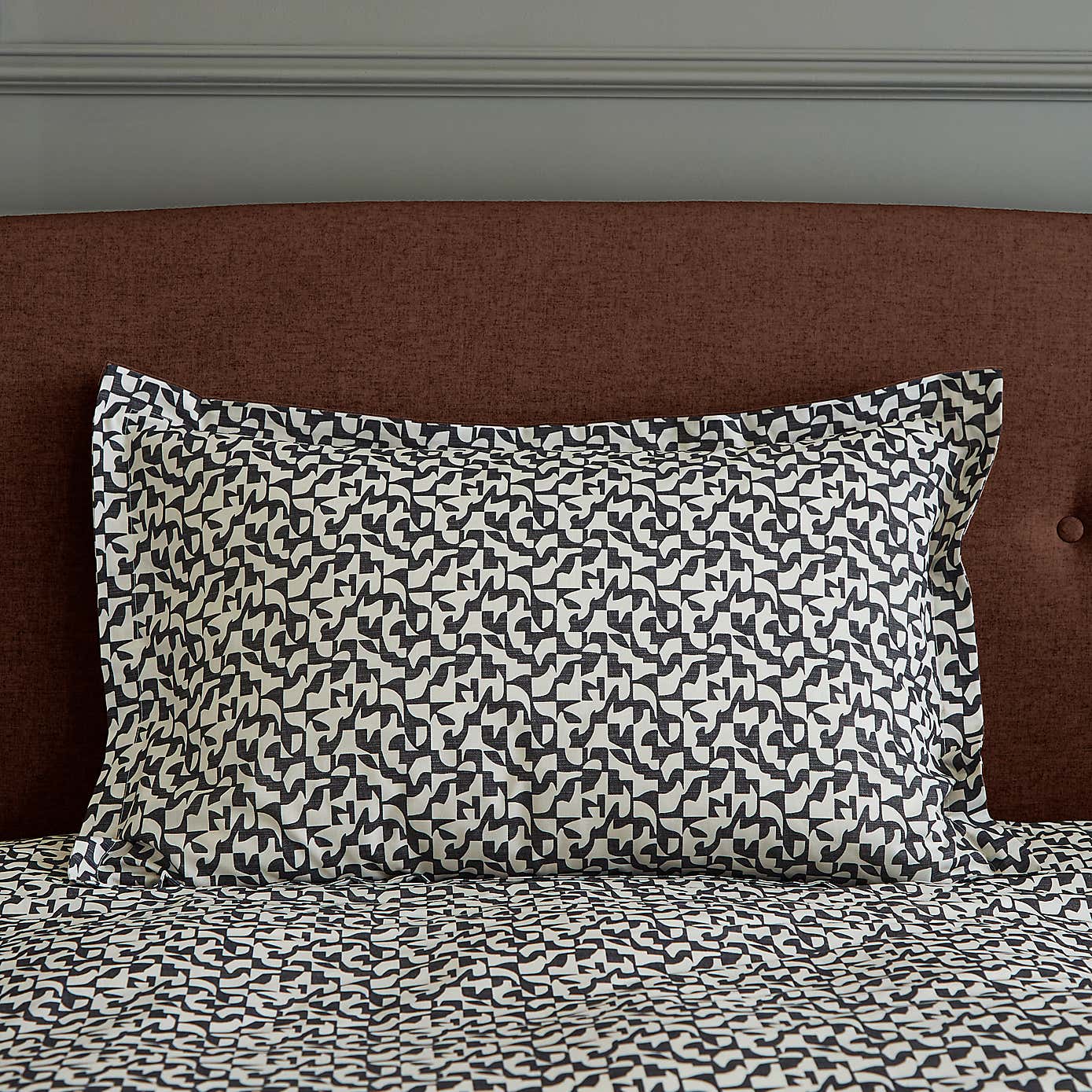 Valter Mino Geometric Black Cotton Oxford Pillowcase