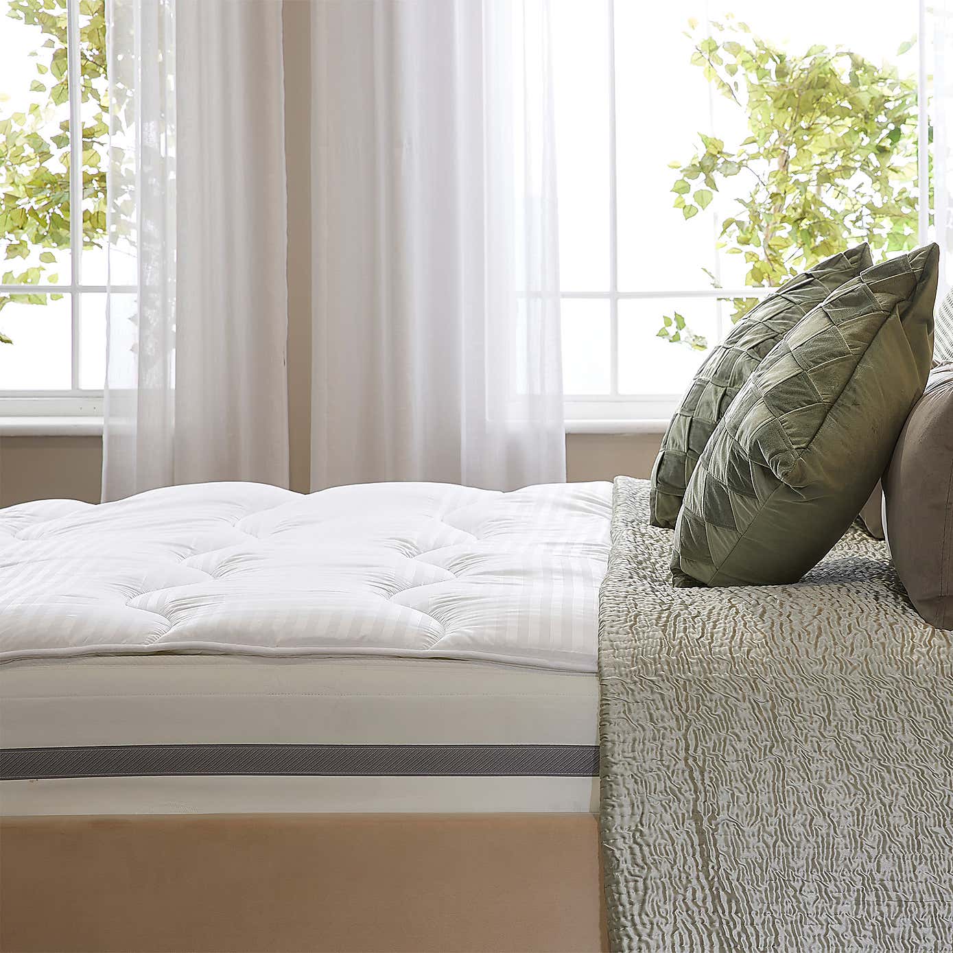 Snuggledown Luxurious Hotel Anti Allergy Mattress Topper