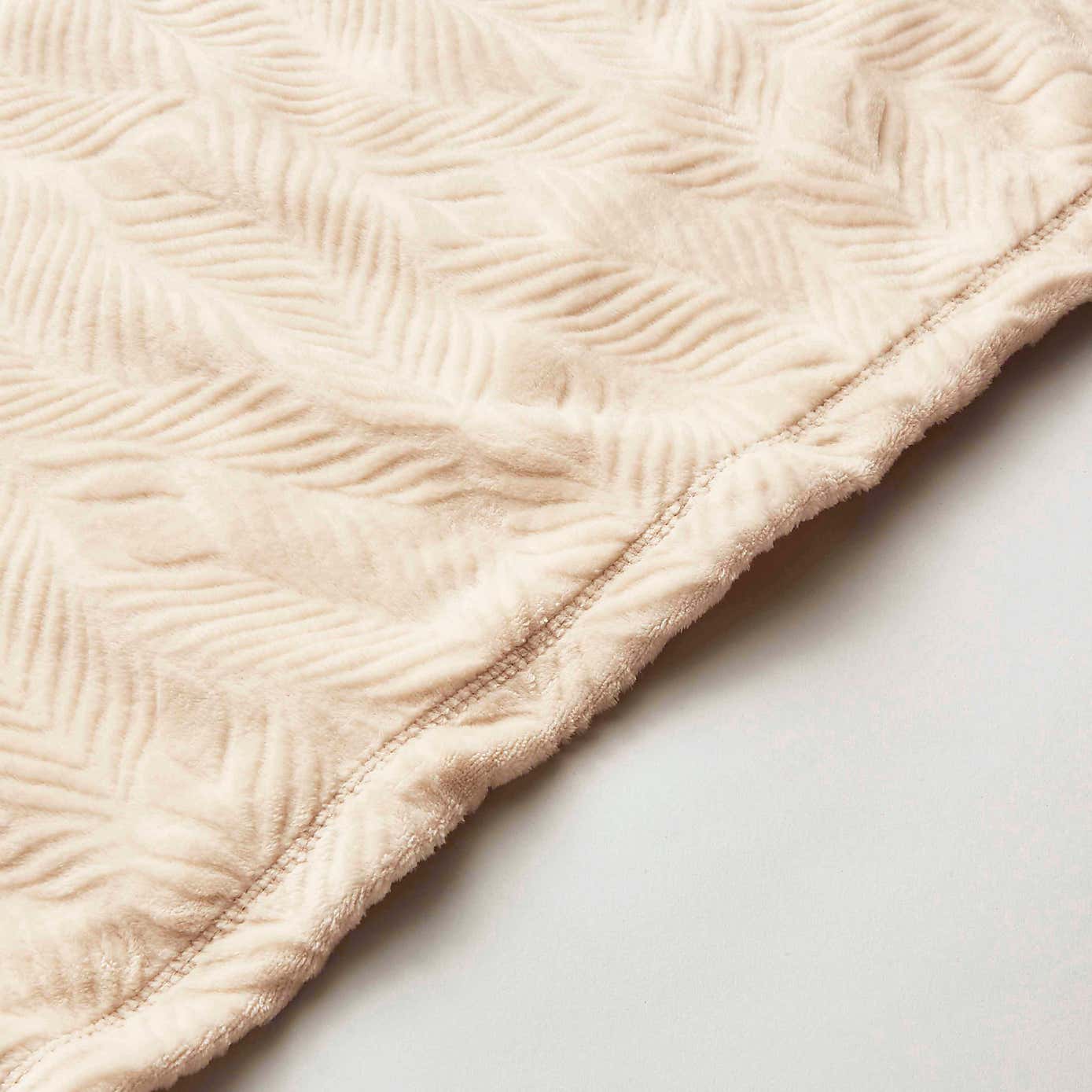 Leila Leaf Fleece Throw 130x170cm