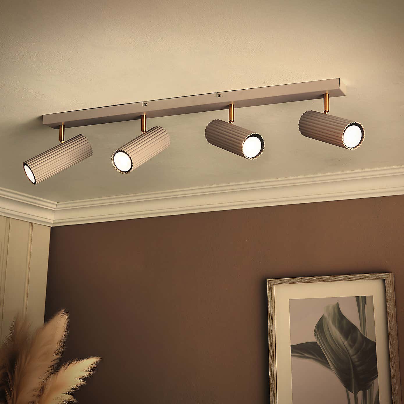 Georgi Industrial Adjustable Ribbed 4 Light Spotlight Bar