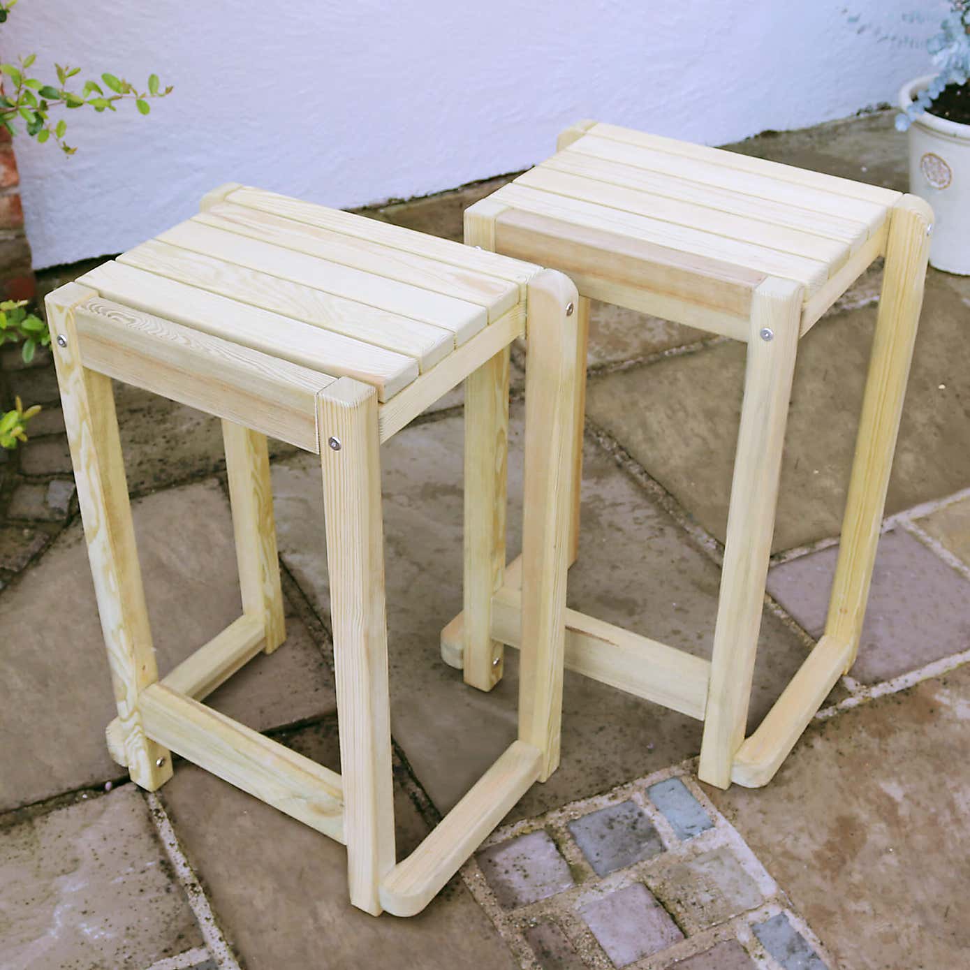 Garden Bar and 2 Stool Set