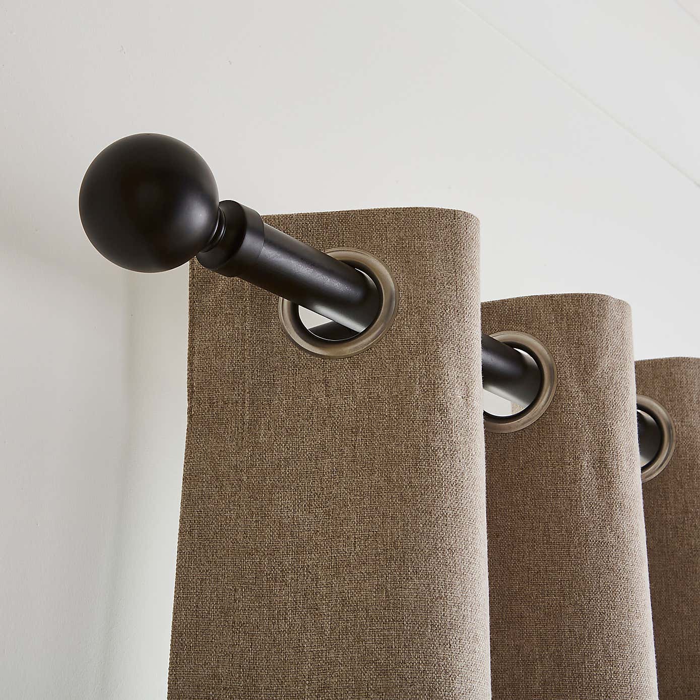 Ashton Metal Curtain Pole