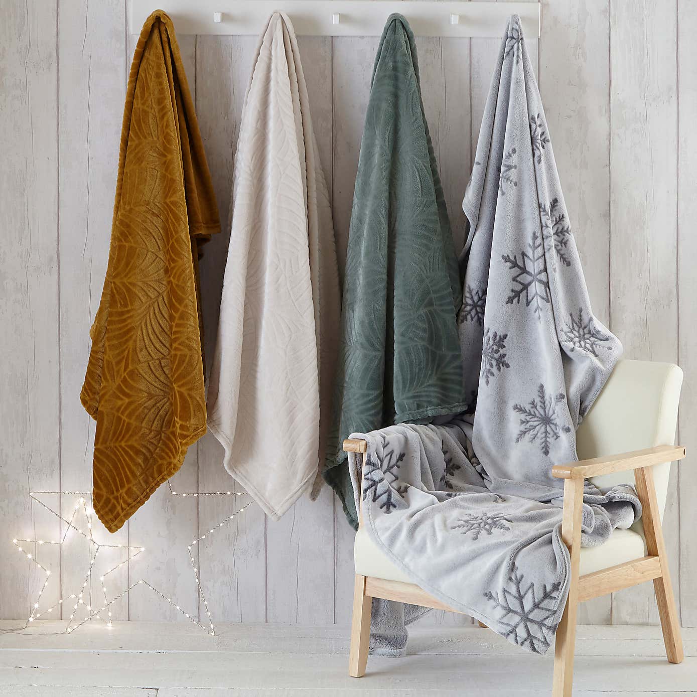 Snowflake Cut Fleece Throw Silver 140x180